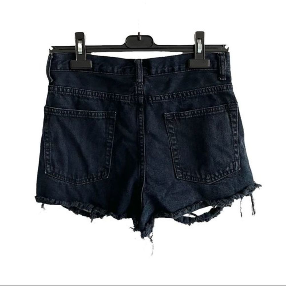 SIGNATURE 8 High Waisted Cut Off Denim Jean Shorts Destruction Black M - Picture 3 of 4